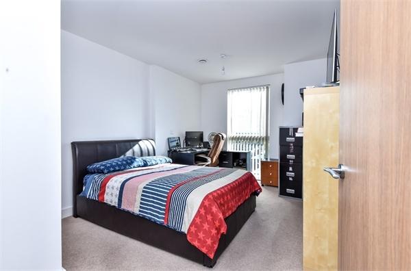 Silchester Apartments in Isleworth - bedroom (image 2 of 5)