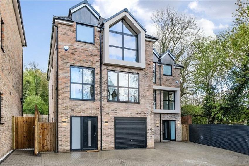 Alto in Watford - view (image 1 of 15)