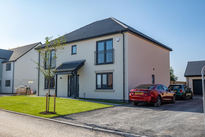 Belvedere Parade - Image 1