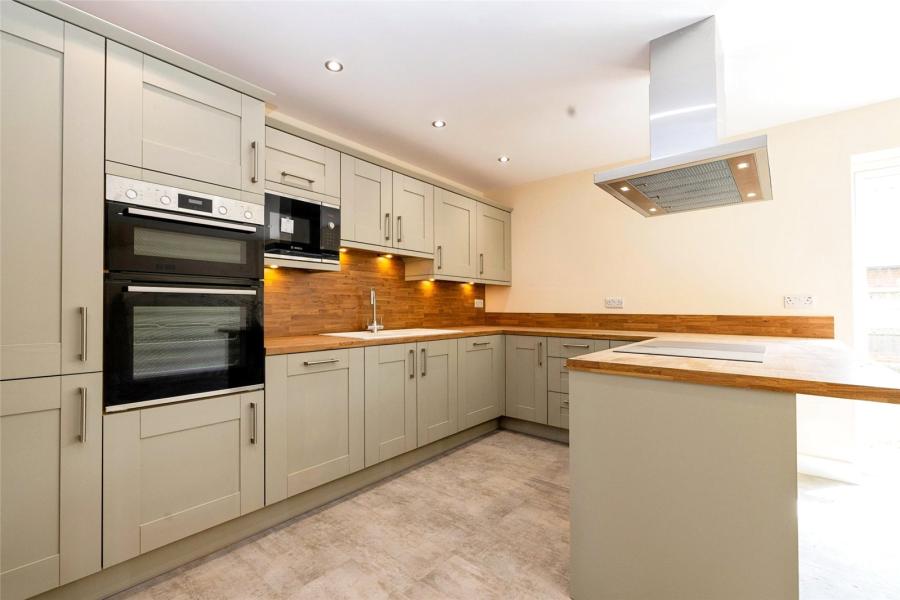 St Peters Court in Newton on Trent - kitchen area (image 3 of 8)