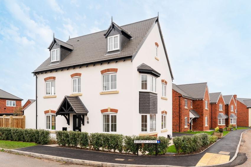 Rolleston Manor - Image 1
