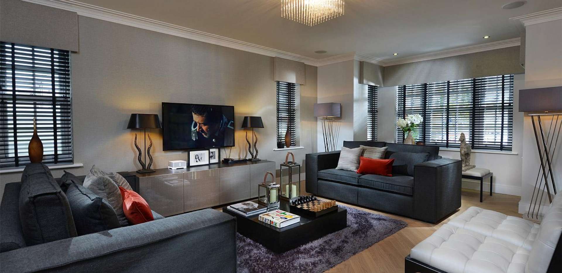 Queen Mary's Place