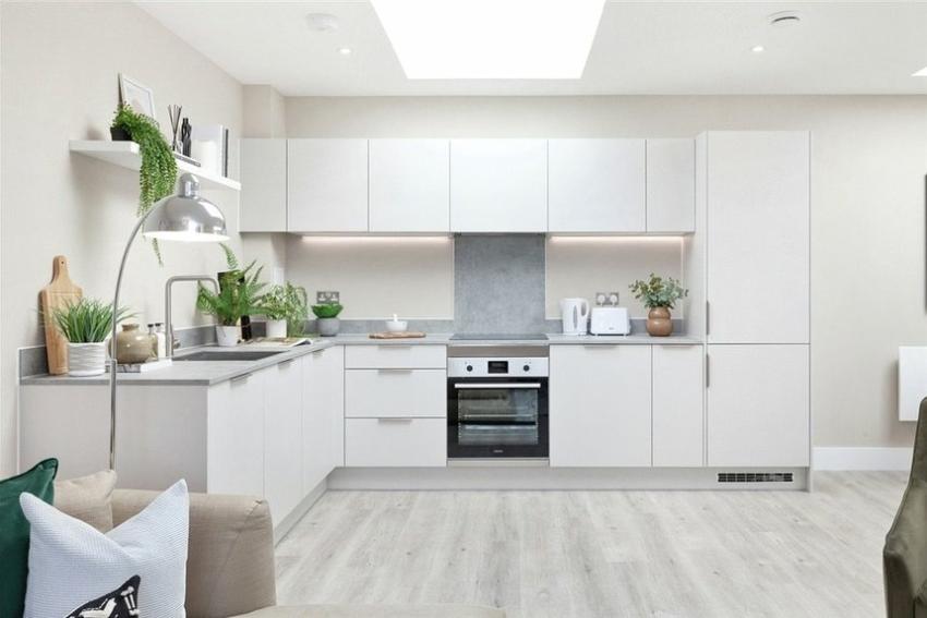 London Square Watford in Watford - kitchen area (image 2 of 15)