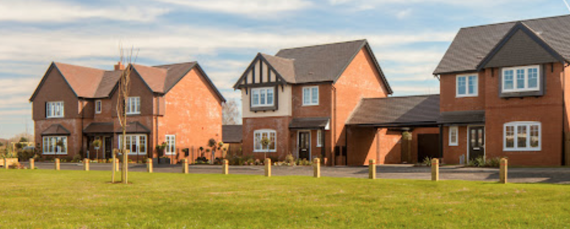 Priors Crescent in Evesham - view