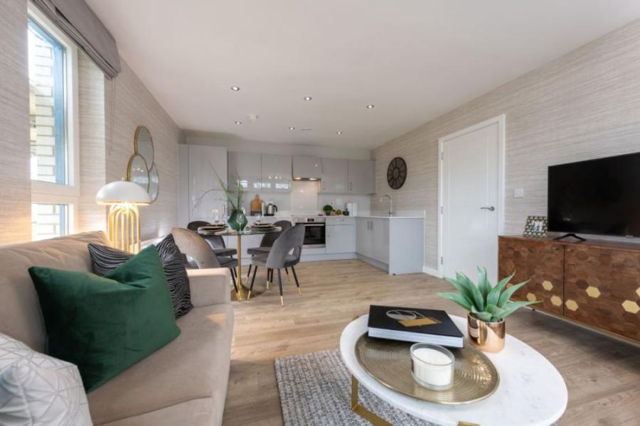 Upper Longcross