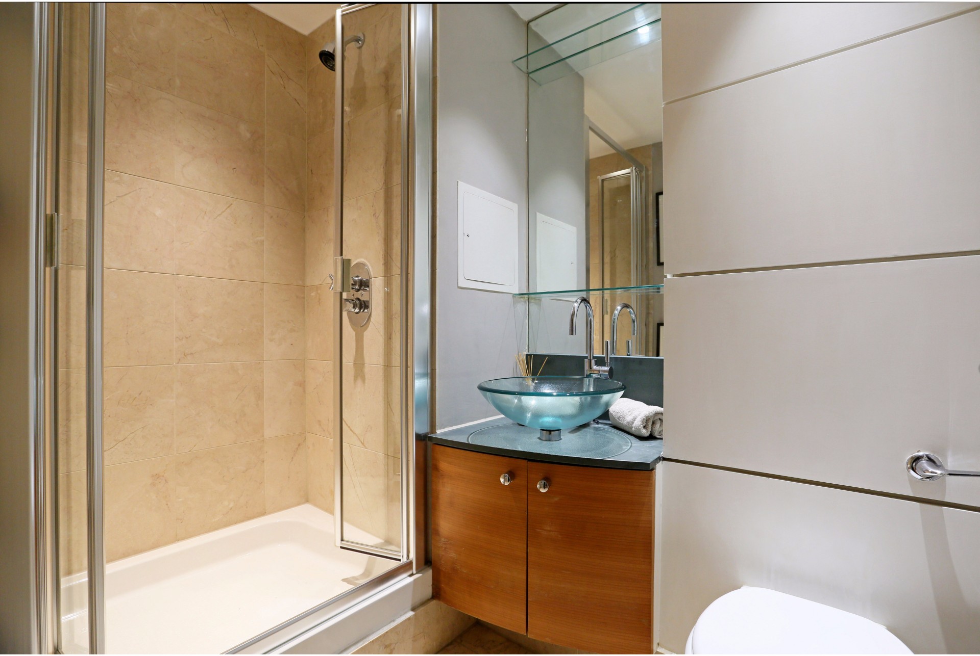 Kings Chelsea in Chelsea - bathroom (image 3 of 5)