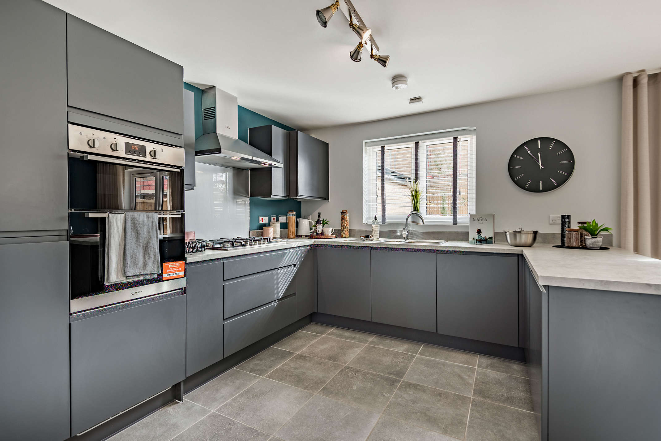 Kingfields Park in Kingswood - kitchen area (image 3 of 12)