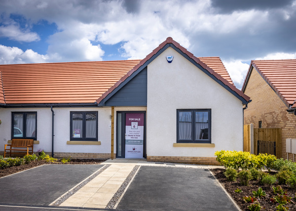 Jensen - 2 Bedroom House - Image 1
