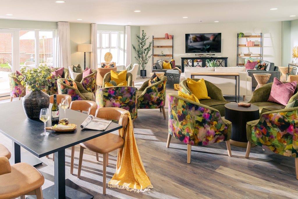Priory Place in Studley - living room (image 3 of 5)