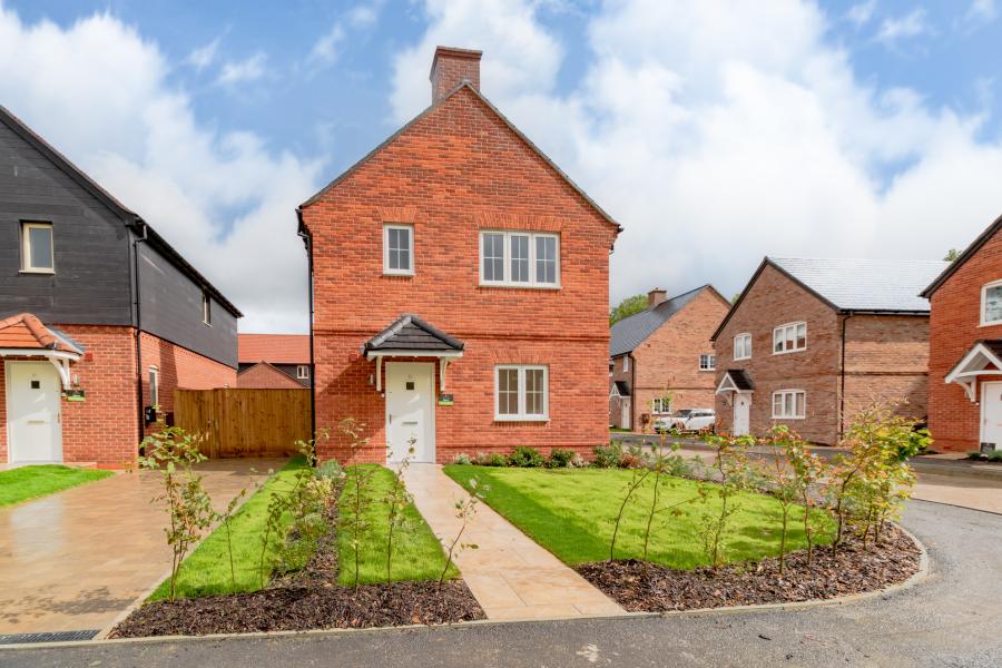 Tilehurst Green - Image 1