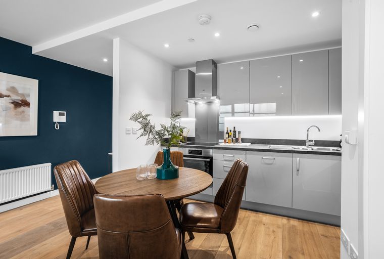 2 bedroom apartment for sale - Image 2