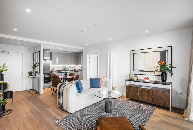 3 bedroom apartment for sale - Image 1