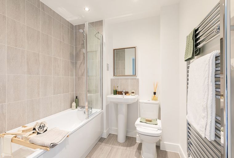 2 bedroom house for sale - Image 1