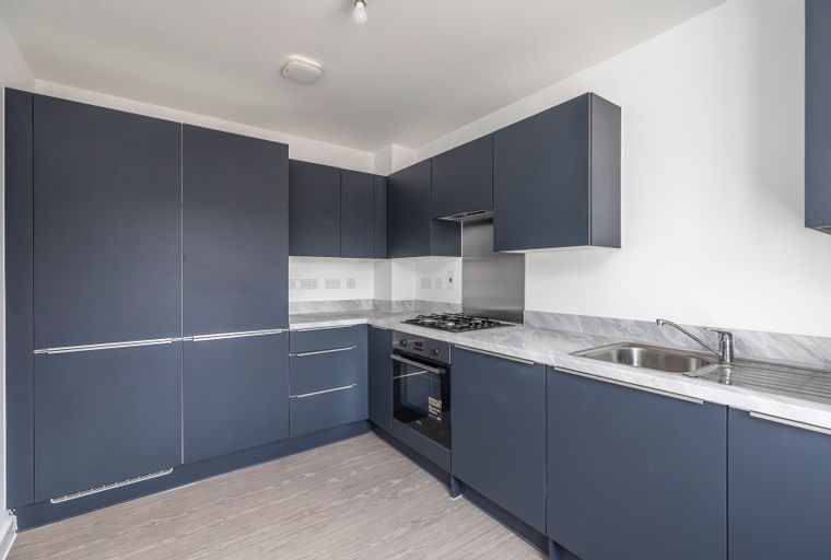 2 bedroom house for sale - Image 1