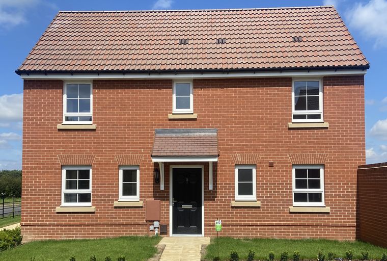 3 bedroom house for sale - Image 1