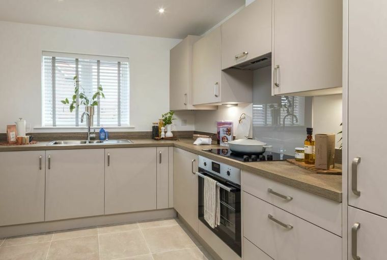 3 bedroom house for sale - Image 3