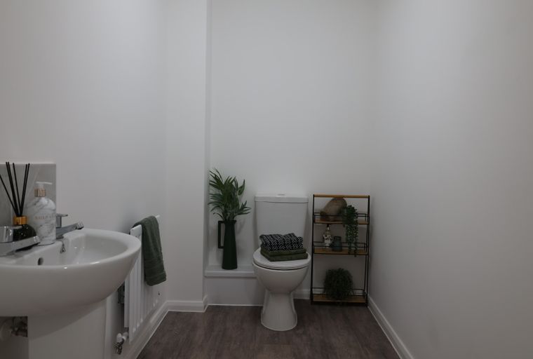 3 bedroom house for sale - Image 2