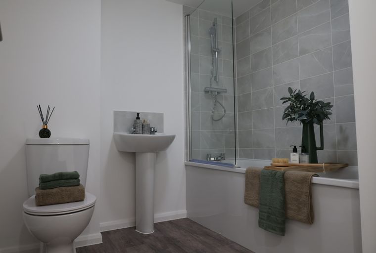 3 bedroom house for sale - Image 3
