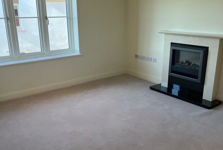1 bedroom apartment for sale - Image 3