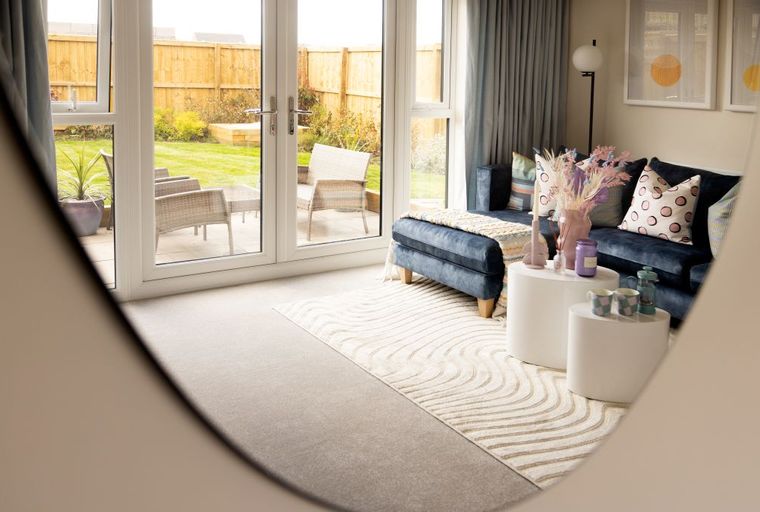 2 bedroom house for sale - Image 2