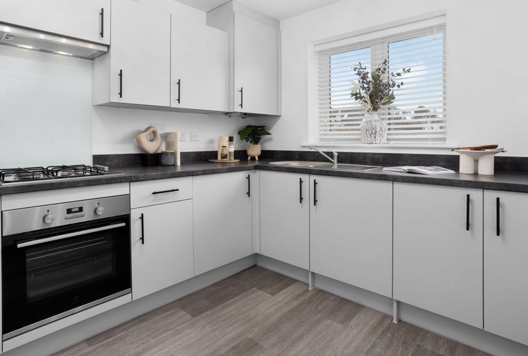 2 bedroom house for sale - Image 2