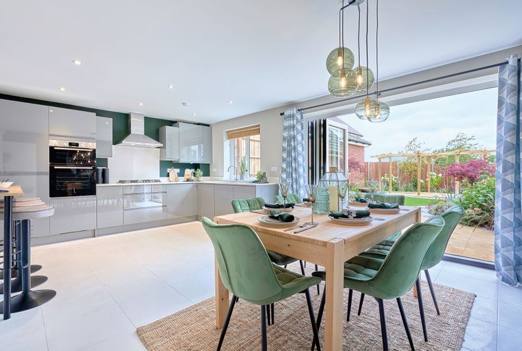 4 bedroom house for sale - Image 2