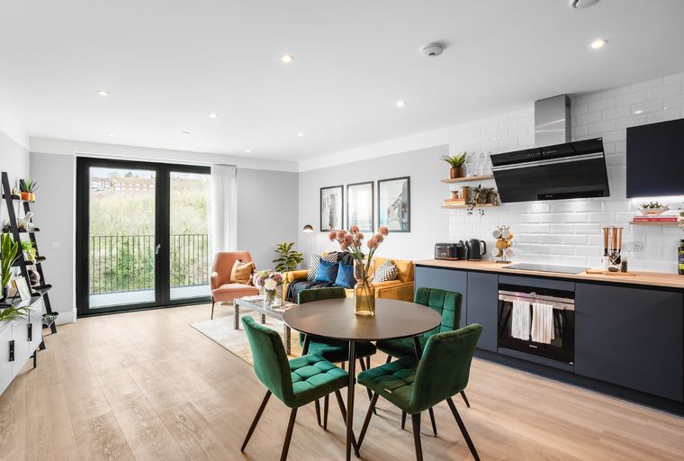 2 bedroom apartment for sale - Image 2