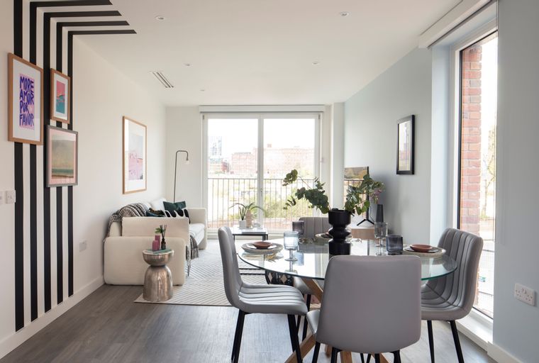 2 bedroom apartment for sale - Image 2