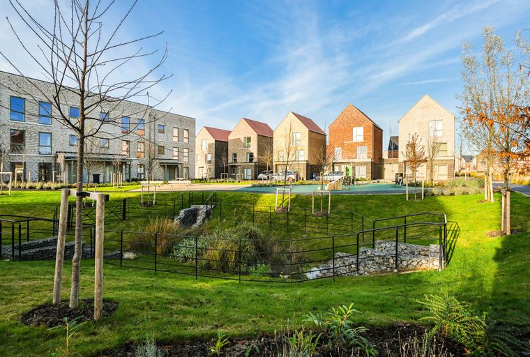 2 bedroom apartment for sale - Image 1
