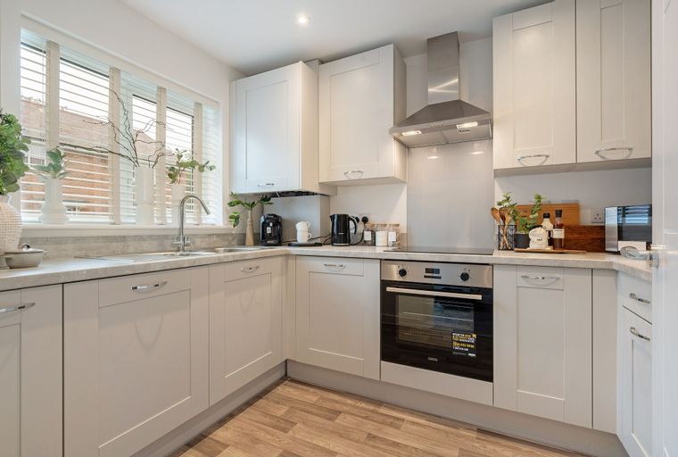 4 bedroom house for sale - Image 3
