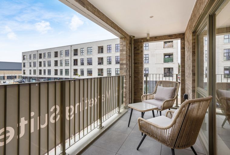 2 bedroom apartment for sale - Image 2