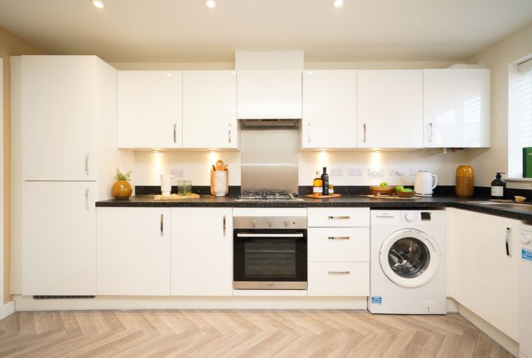 3 bedroom house for sale - Image 3