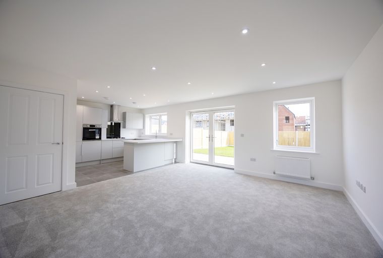 4 bedroom house for sale - Image 3