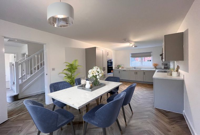 4 bedroom house for sale - Image 2