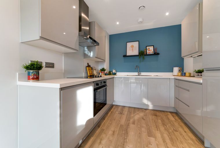 2 bedroom apartment for sale - Image 2
