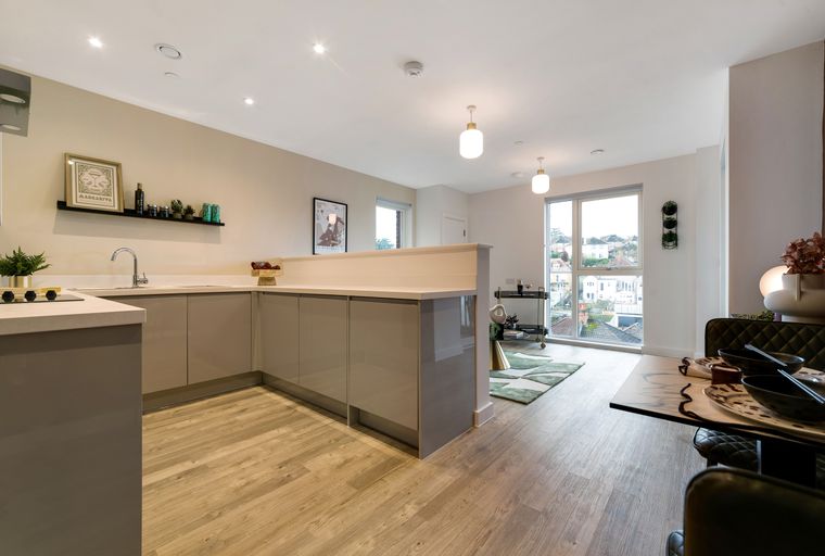 2 bedroom apartment for sale - Image 2