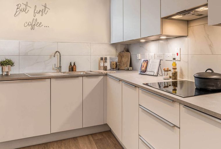 2 bedroom apartment for sale - Image 2