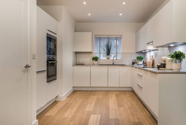 4 bedroom house for sale - Image 2