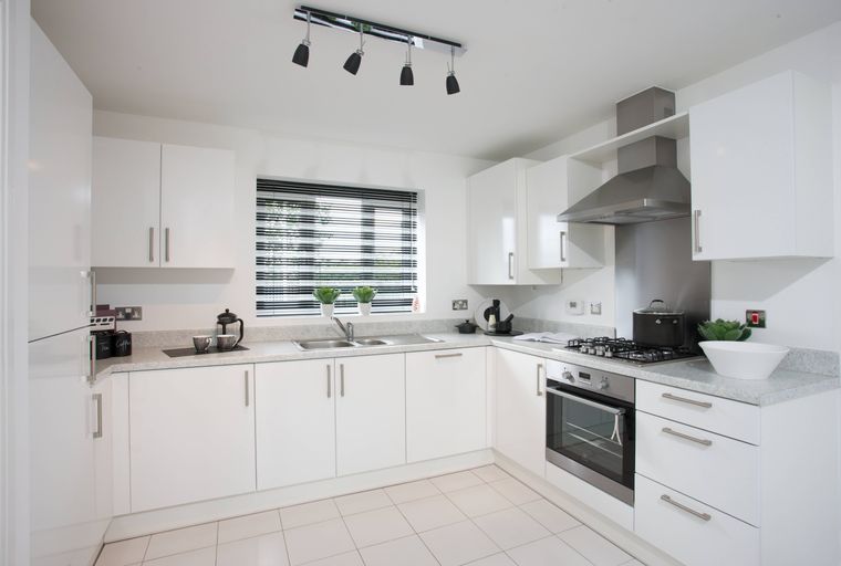 3 bedroom house for sale - Image 2
