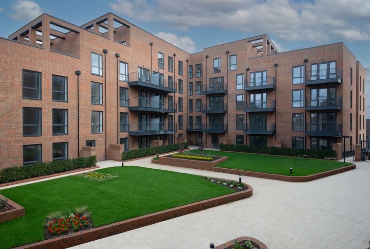 1 bedroom apartment for sale - Image 1