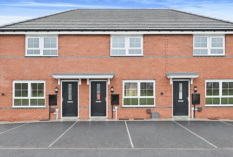 2 bedroom house for sale - Image 1