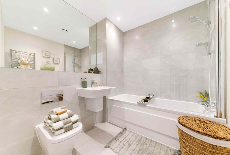 4 bedroom house for sale - Image 3