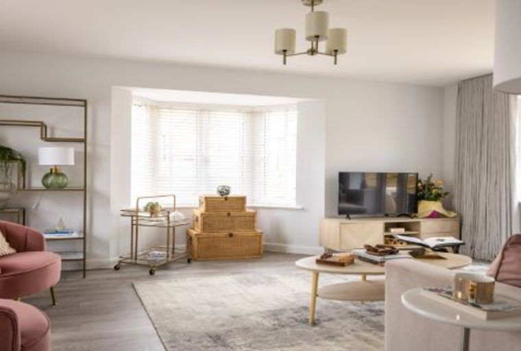 3 bedroom house for sale - Image 2