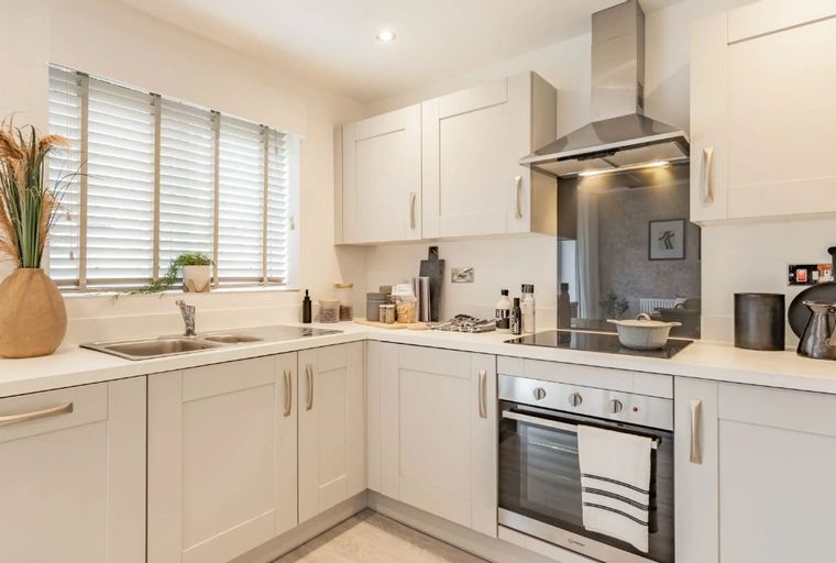 3 bedroom house for sale - Image 1