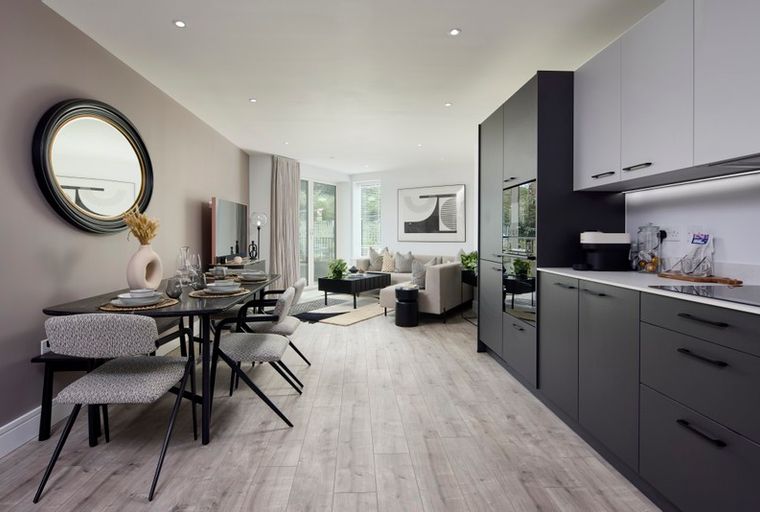 3 bedroom apartment for sale - Image 1