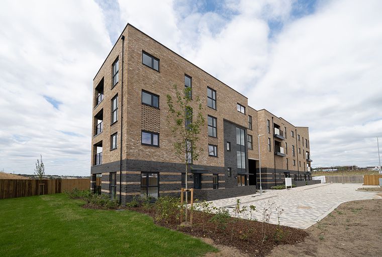 2 bedroom apartment for sale - Image 2