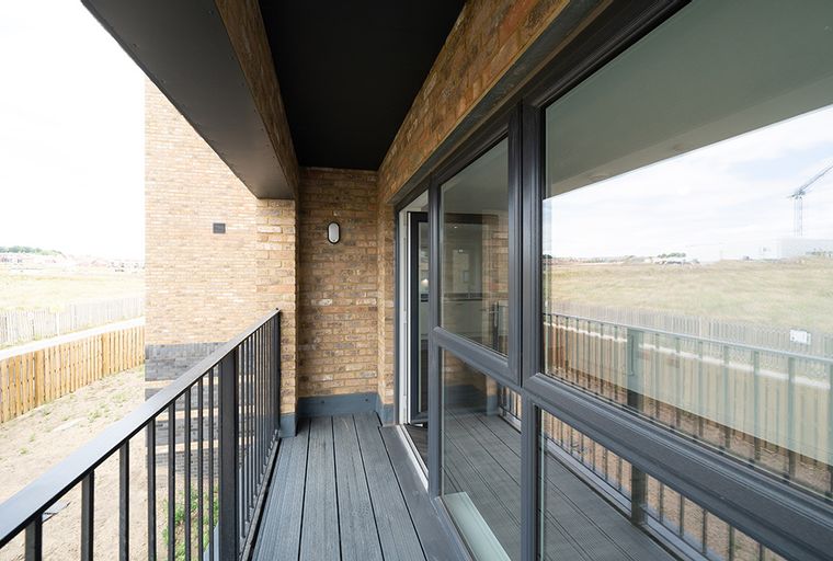 2 bedroom apartment for sale - Image 3
