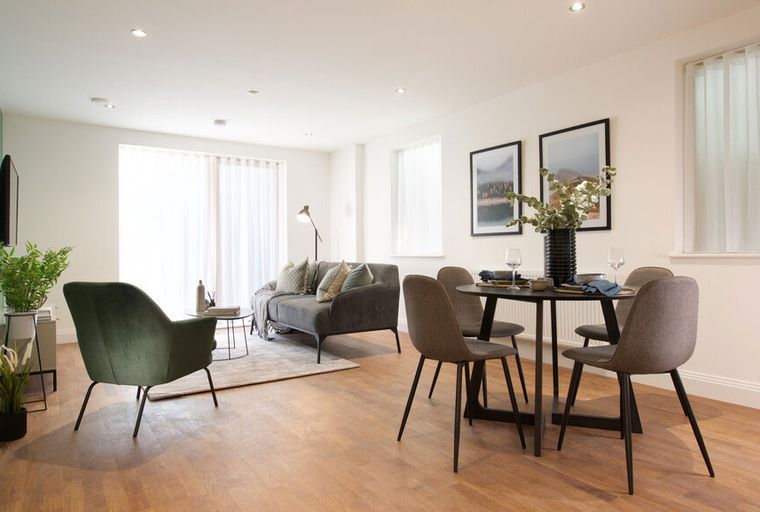 3 bedroom house for sale - Image 1