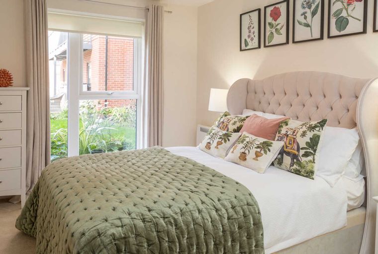 2 bedroom apartment for sale - Image 2