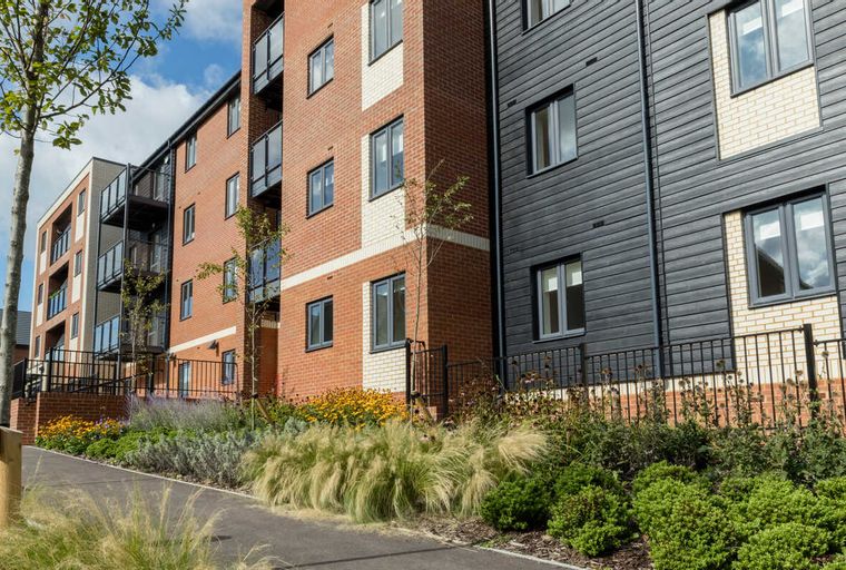 2 bedroom apartment for sale - Image 3